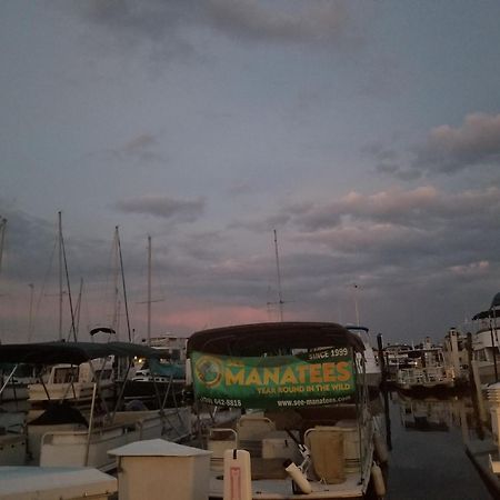 Апартаменти Marina Getaway On The Water! Нейплсз Екстер'єр фото